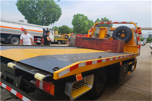 巴彦淖尔附近拖车电话号码服务